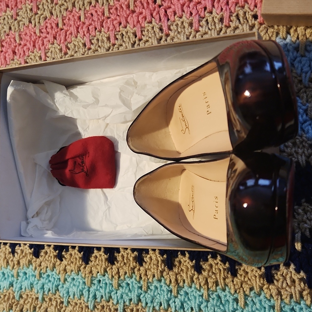 **She FANCY YES! Christian Louboutin Pro-rata 90 patent heels - Picture 9 of 9